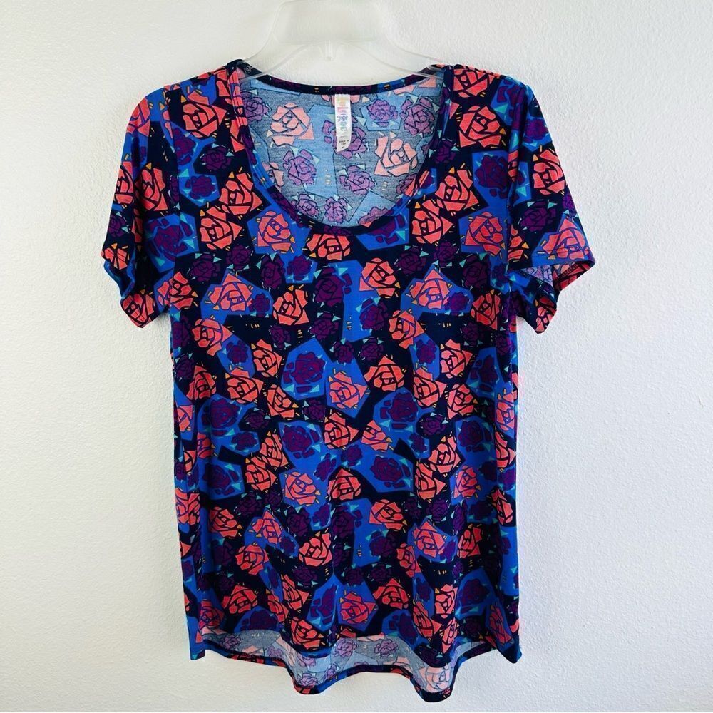 Lularoe Roses Tee‎